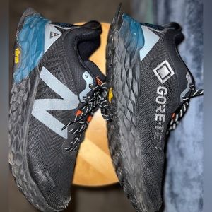 Men's New balance fresh foam Gore-tex -size 11.5 4e
